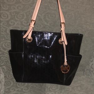 Black Shiny Michael Kors Jet Set Bag